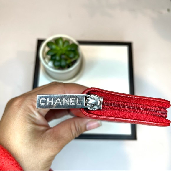Authentic Chanel Small Zip Wallet/Coin Purse in Red Caviar Silver Hardware - Picture 5 of 7
